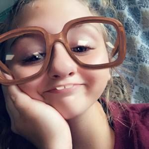 Meet your Posher, Emiley